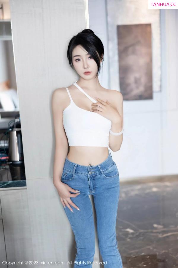   [XiuRen]高清写真图 2023.12.08 No.7781 苏苏阿 时尚牛仔裤第31张图片